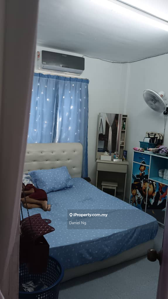 Low Cost Flat Jalan Batu Nilam 15 For Sale