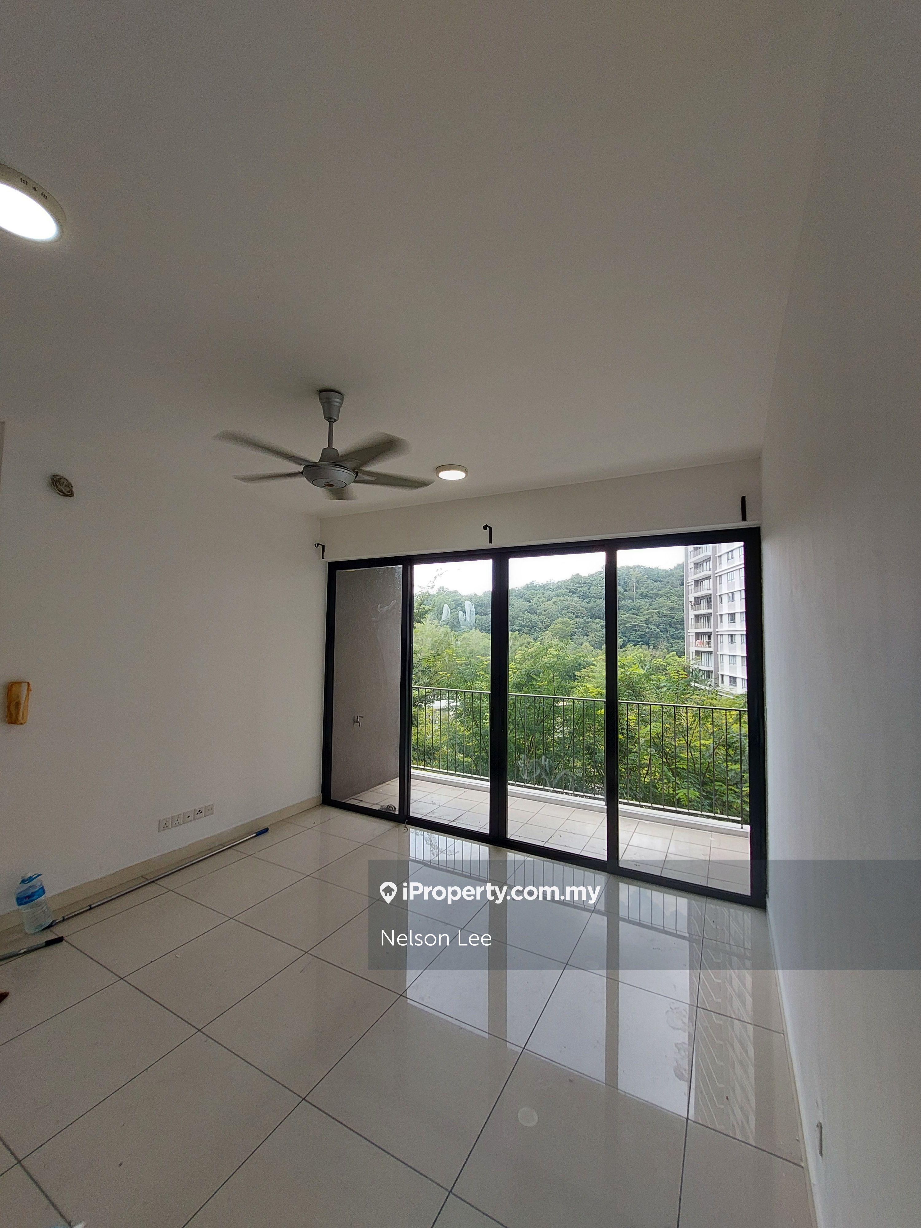 Newly Painted, Partially Furnished, Windows on the park Cheras