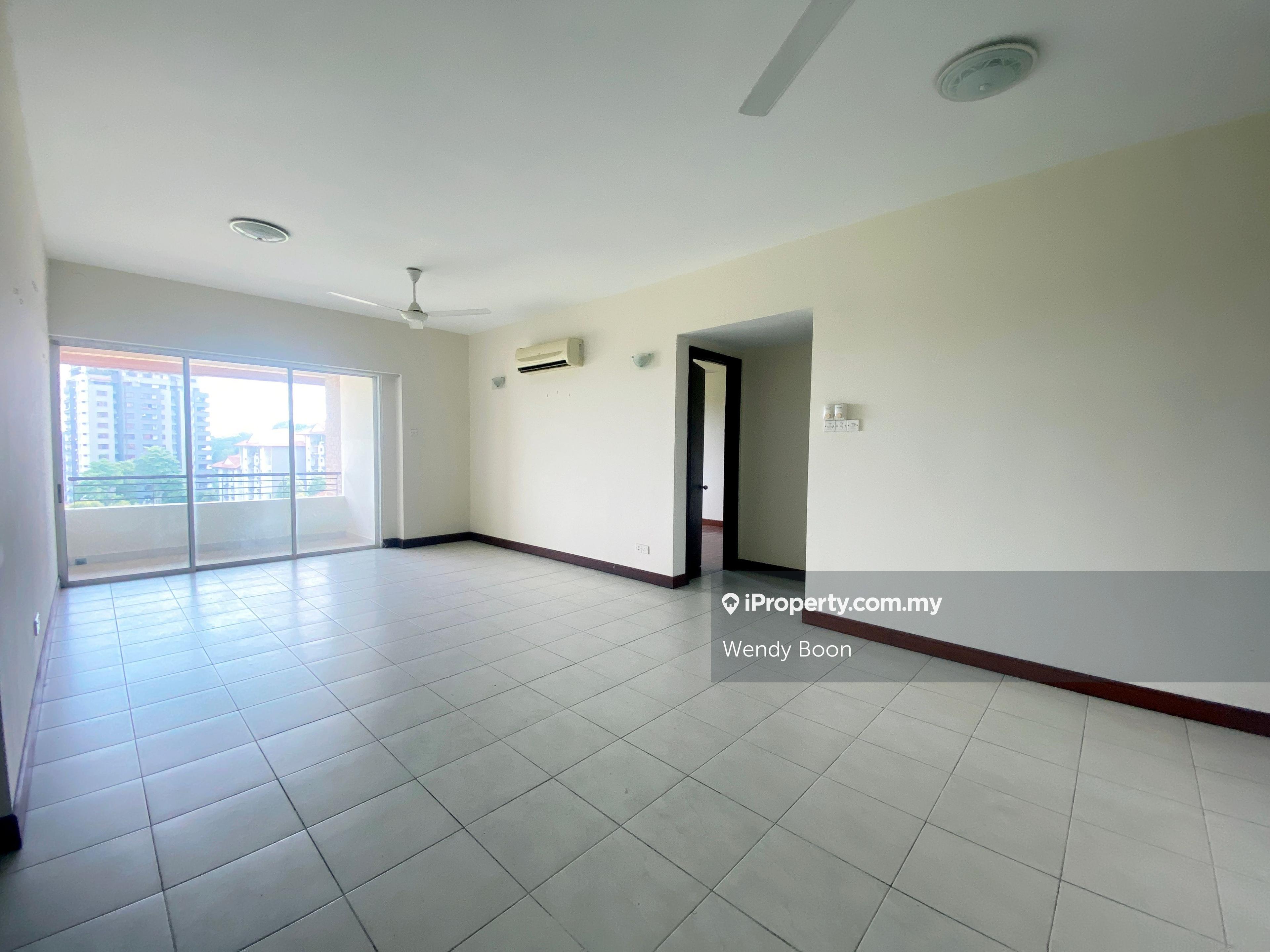 Low rise with lift, Golf course view