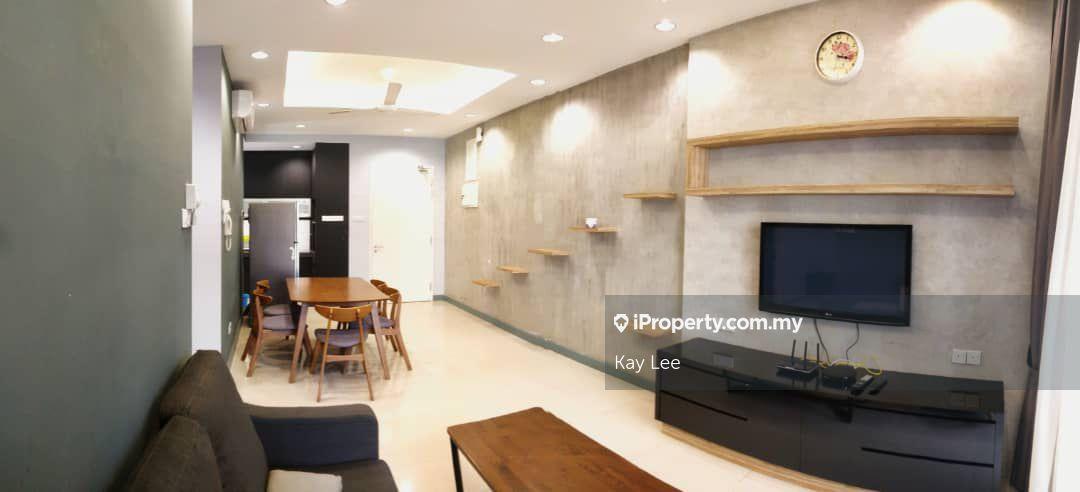 Fully renovated unit, sell with tenancy
