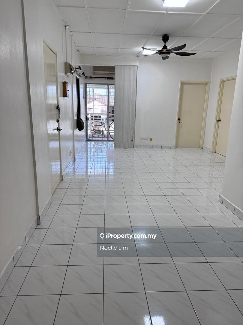 Puchong, Pusat Bandar Sri Cempaka For Sale