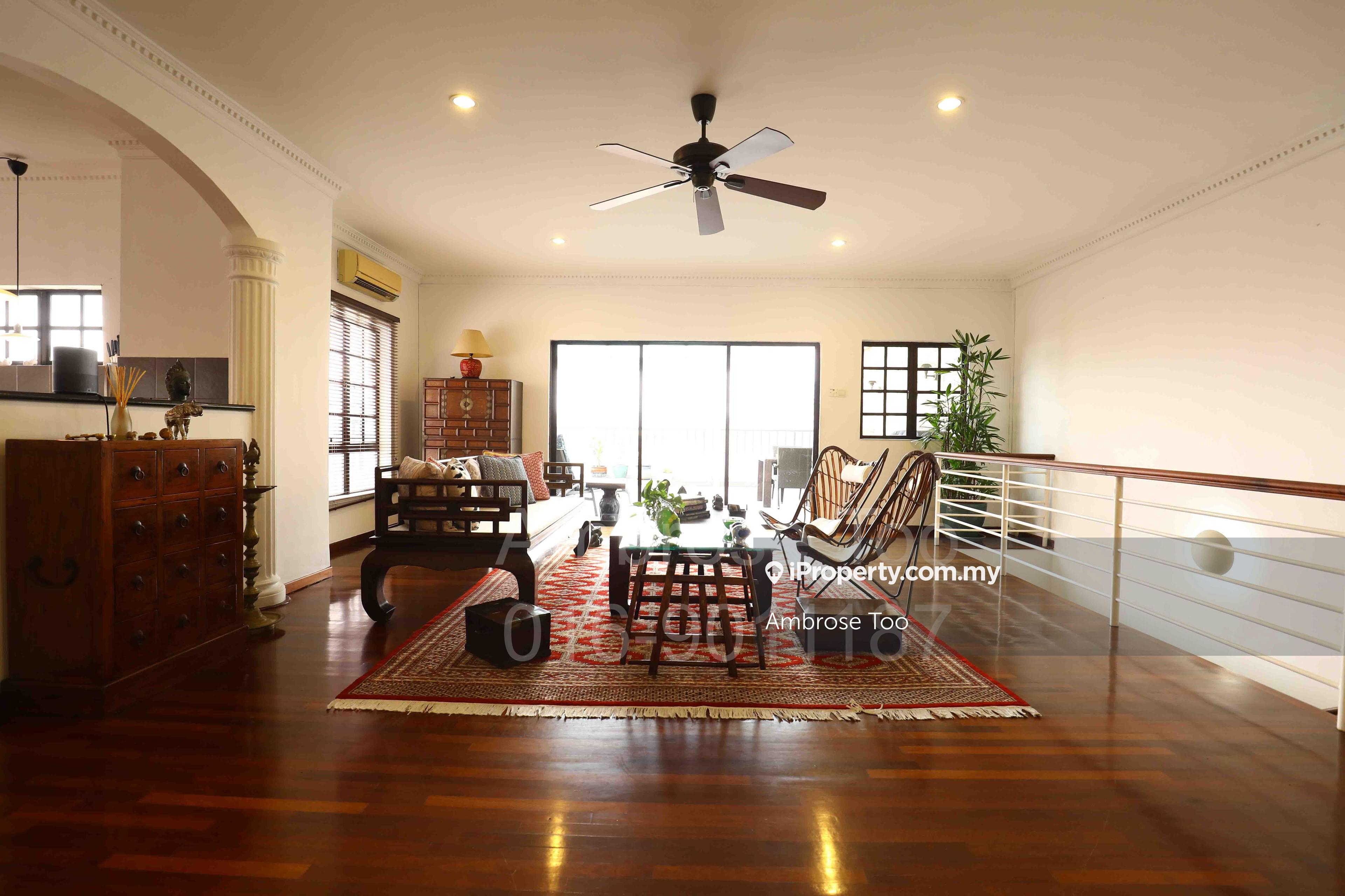 4700 sqft 4 plus 1 room4 bath room unit for sale, come with big balcon