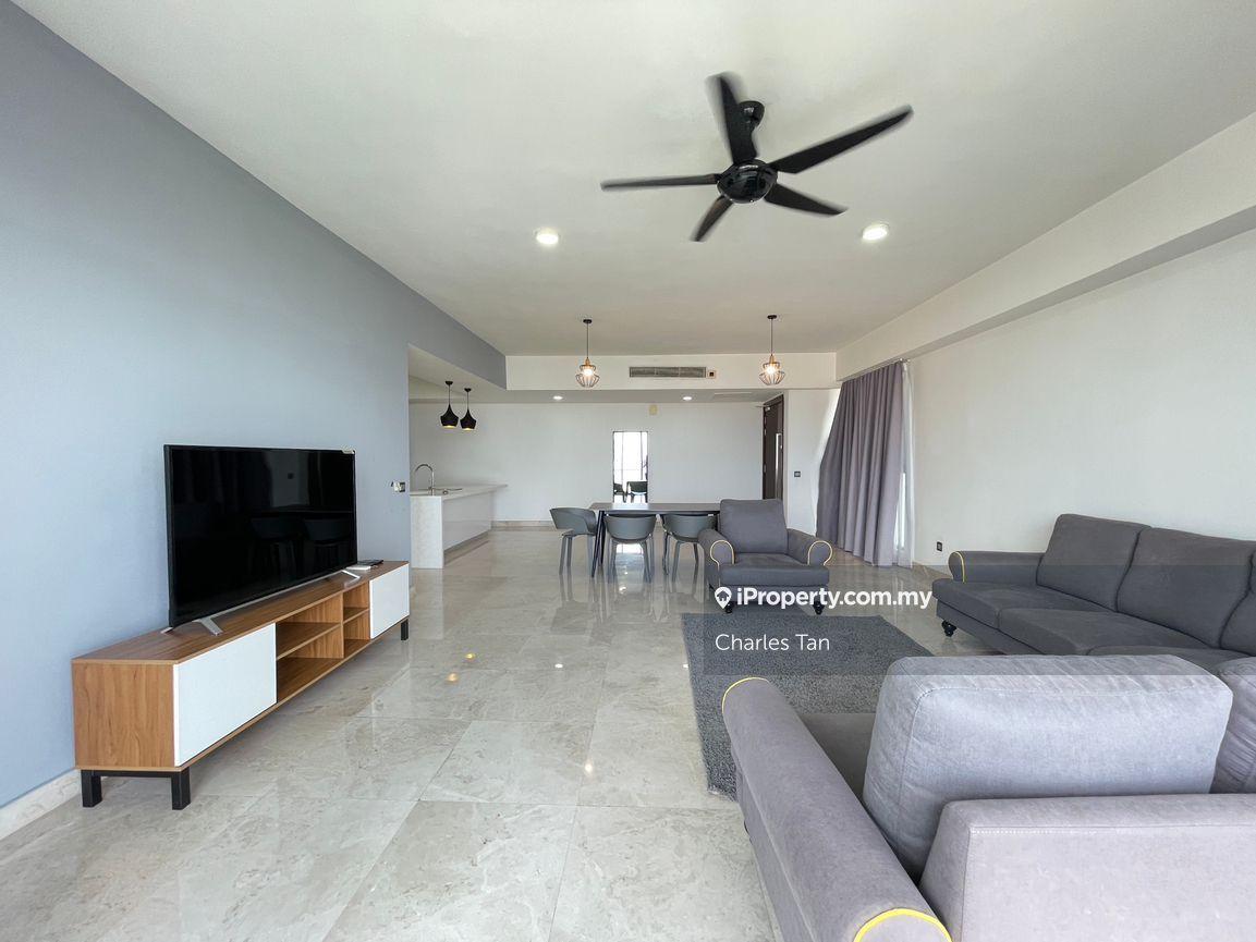 Walking Distance to MRT and Intermark complex 