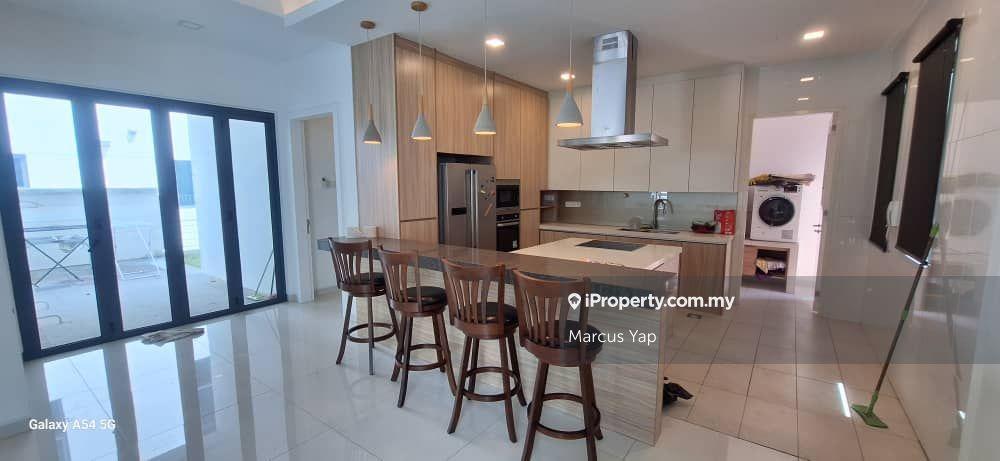 3 sty Bungalow house for rent