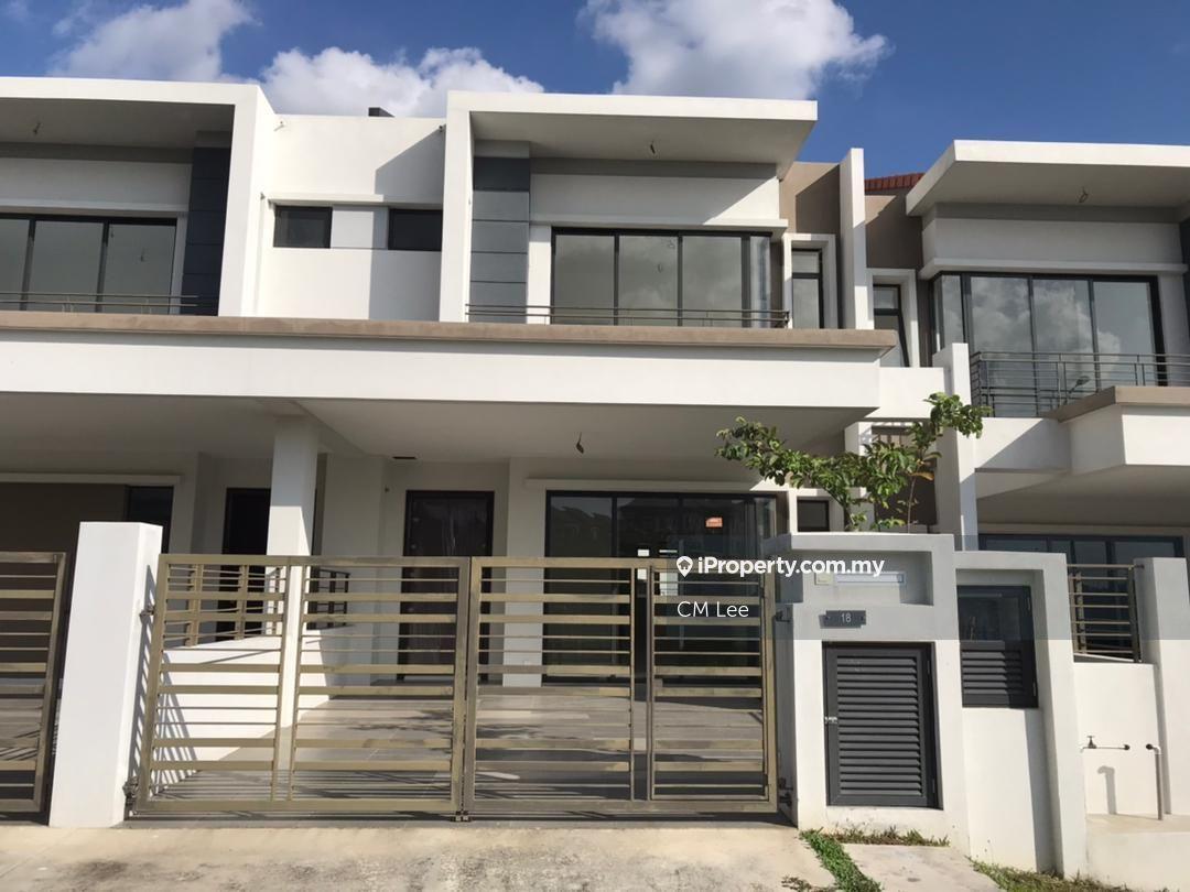 Ixora Brand New Unit, Owner Never Stay Before  