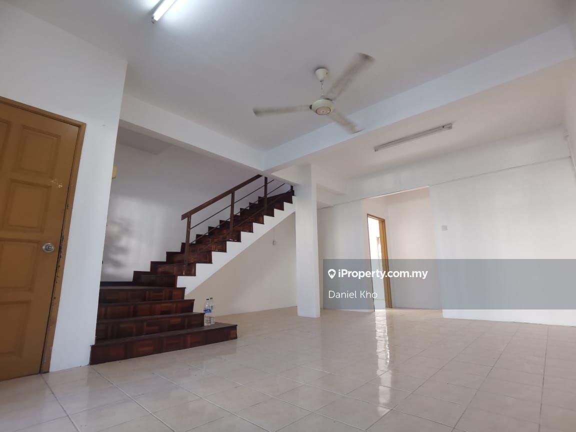 Affordable 4-Bedroom Home Kota Kemuning Klang