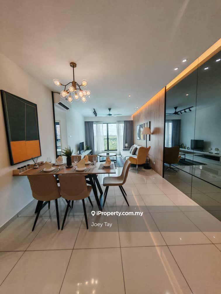 Spacious 3 bedroom ready to get key now, limited sea view unit
