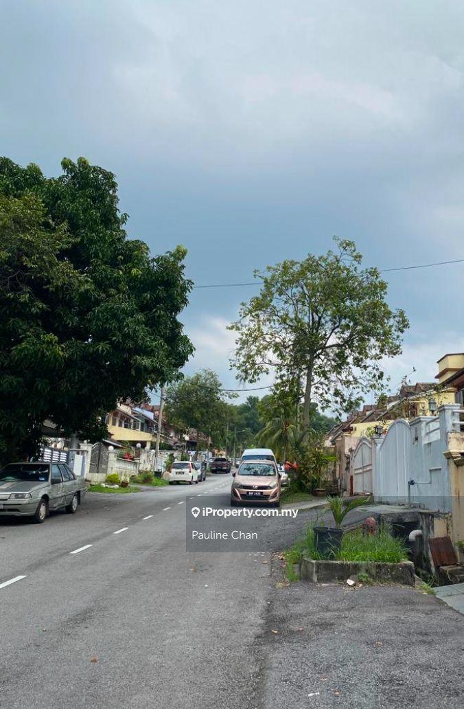 Putra Permai 2.5 Storey for Sale, Taman Equine