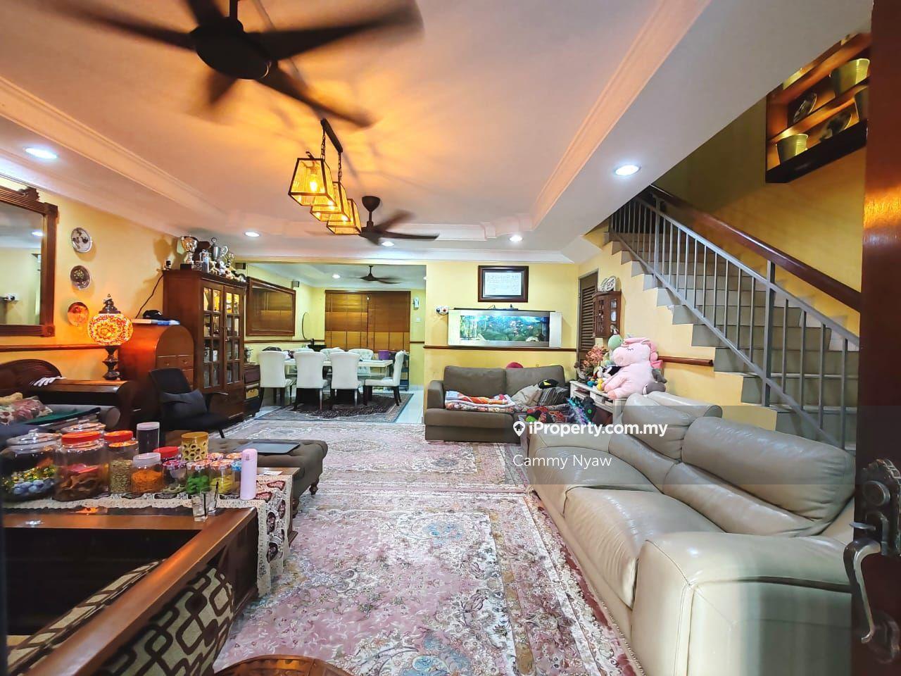 Renovated and extended 2.5 storey