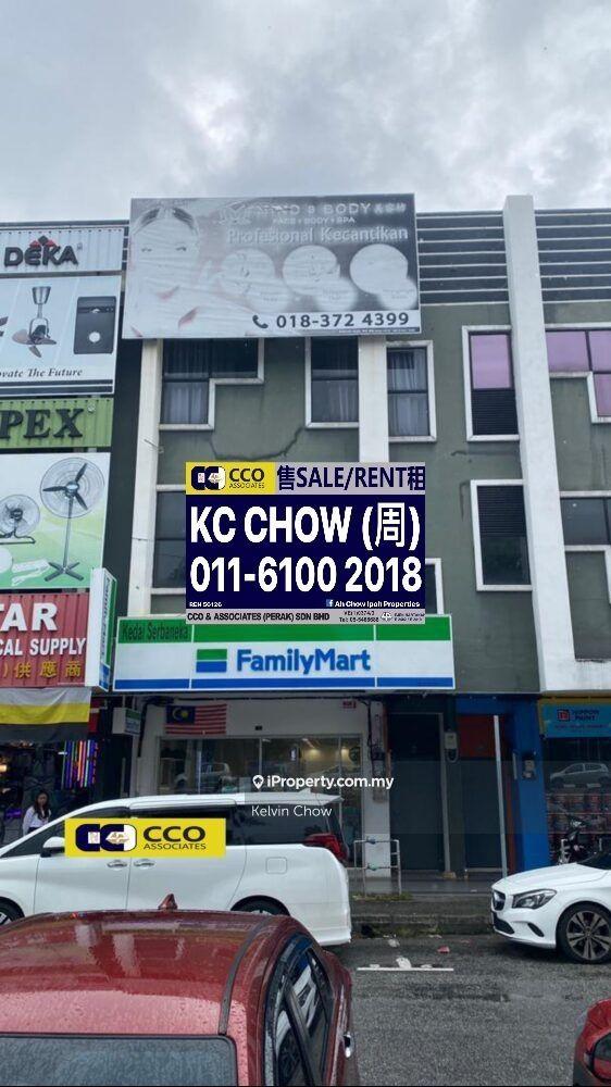 Pengkalan Manhattan Three Storey Shop Lot For Sale