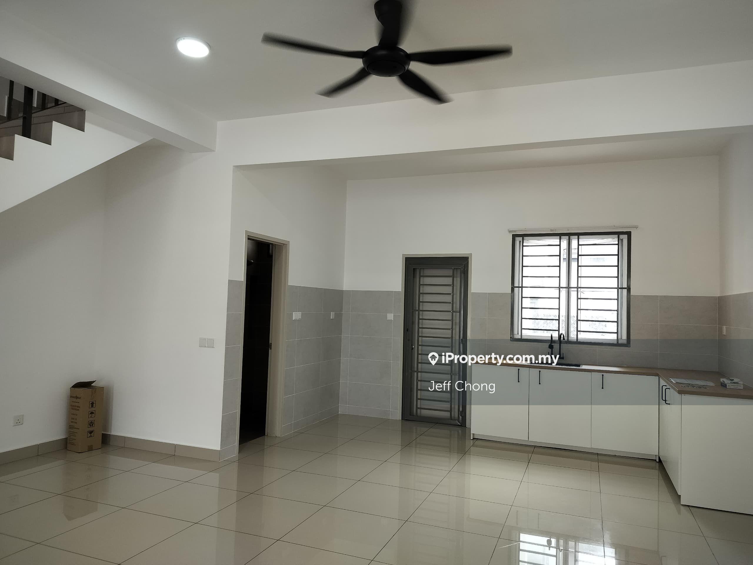 Starling @ Rimbayu 2-Storey Partially Furnished Unit For Rent