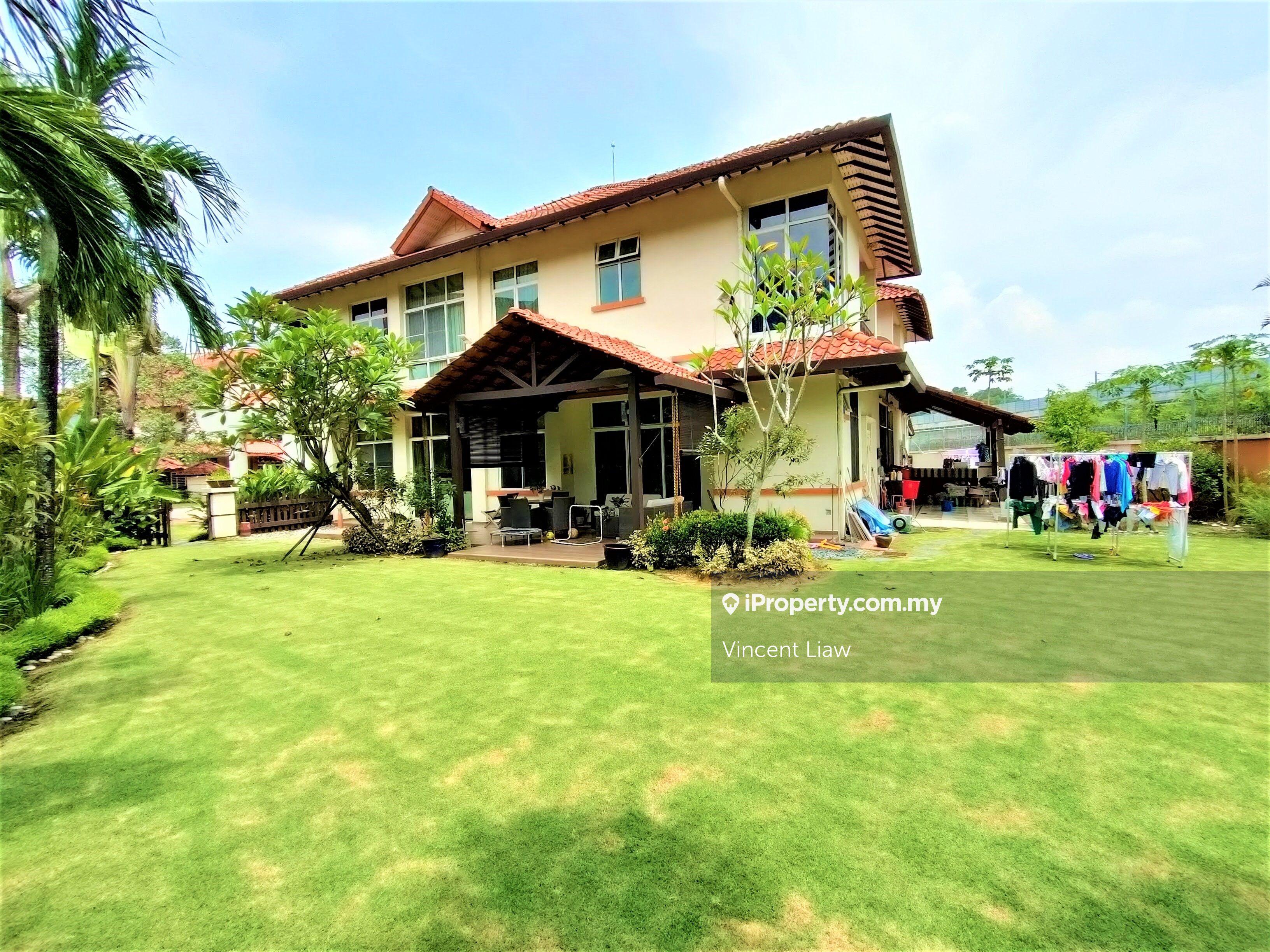 2 Semi-D house with Huge Land