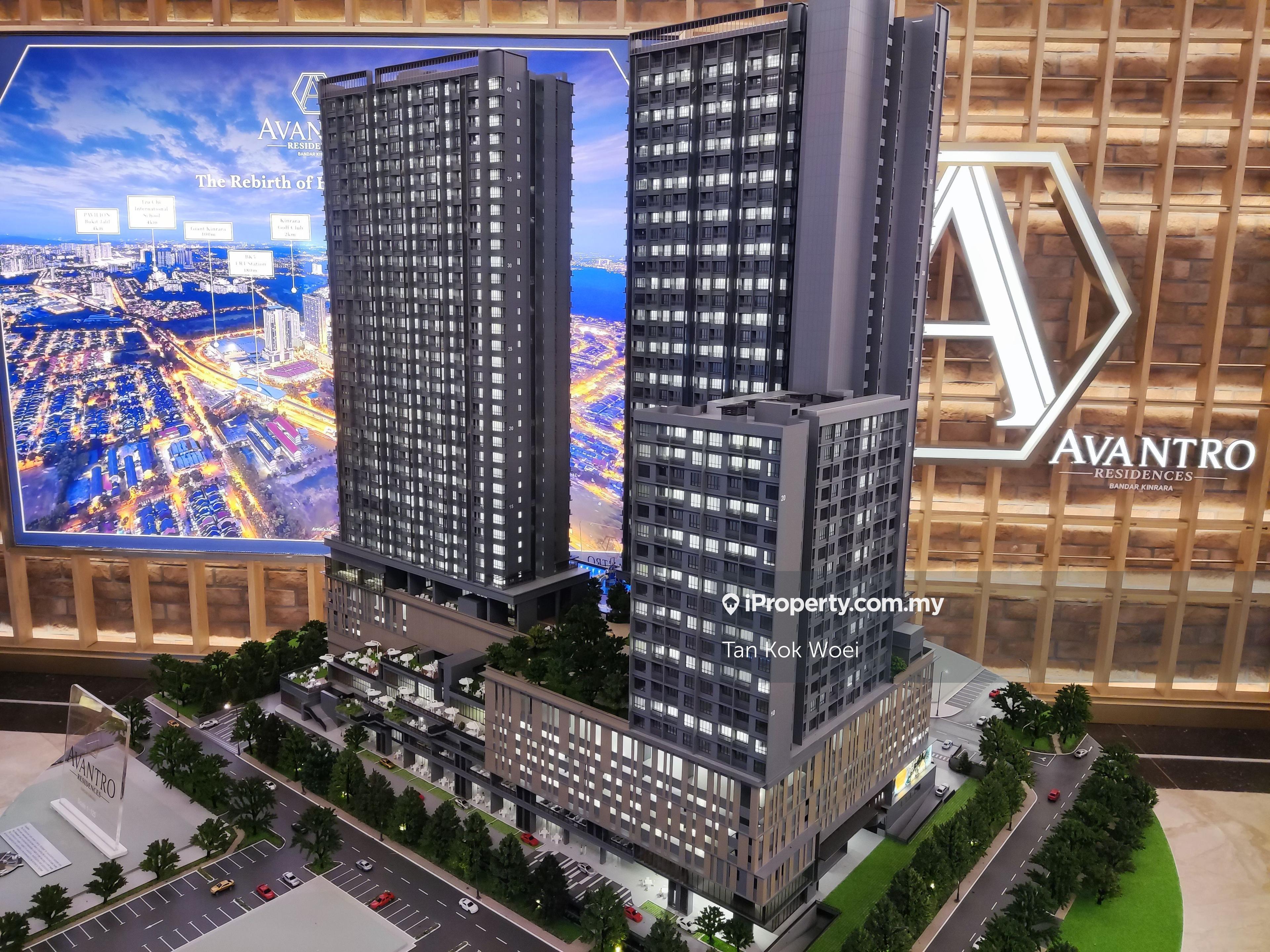 Freehold,Walking Distance to Commercial Retails & LRT