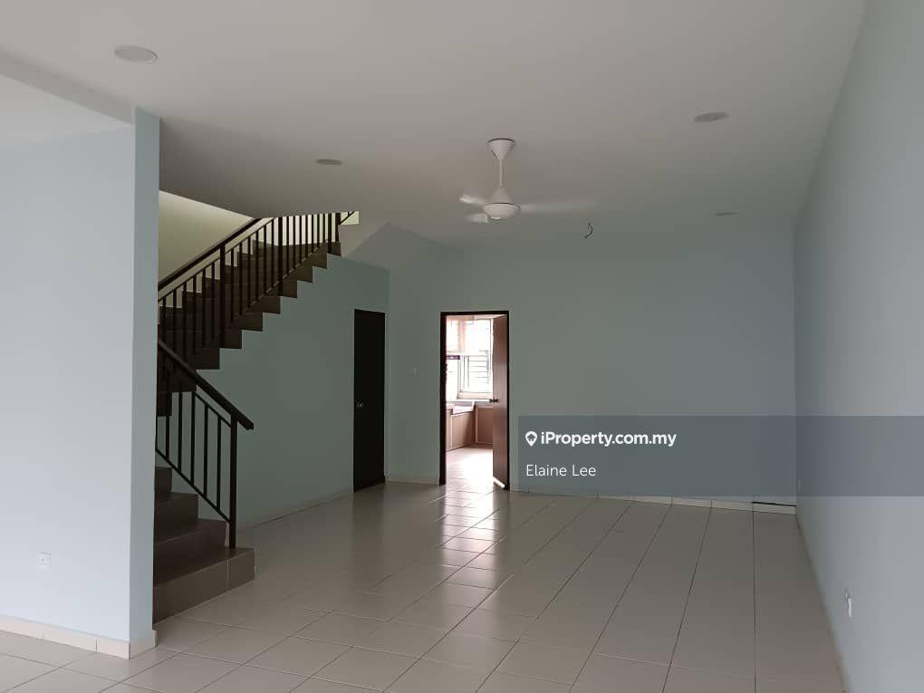 For Rent: 2 Storey End Lot in Taman Seri Mewah
