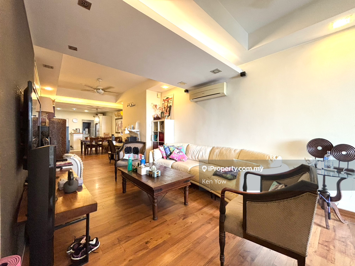 Tastefully renovated unit for Sale! 