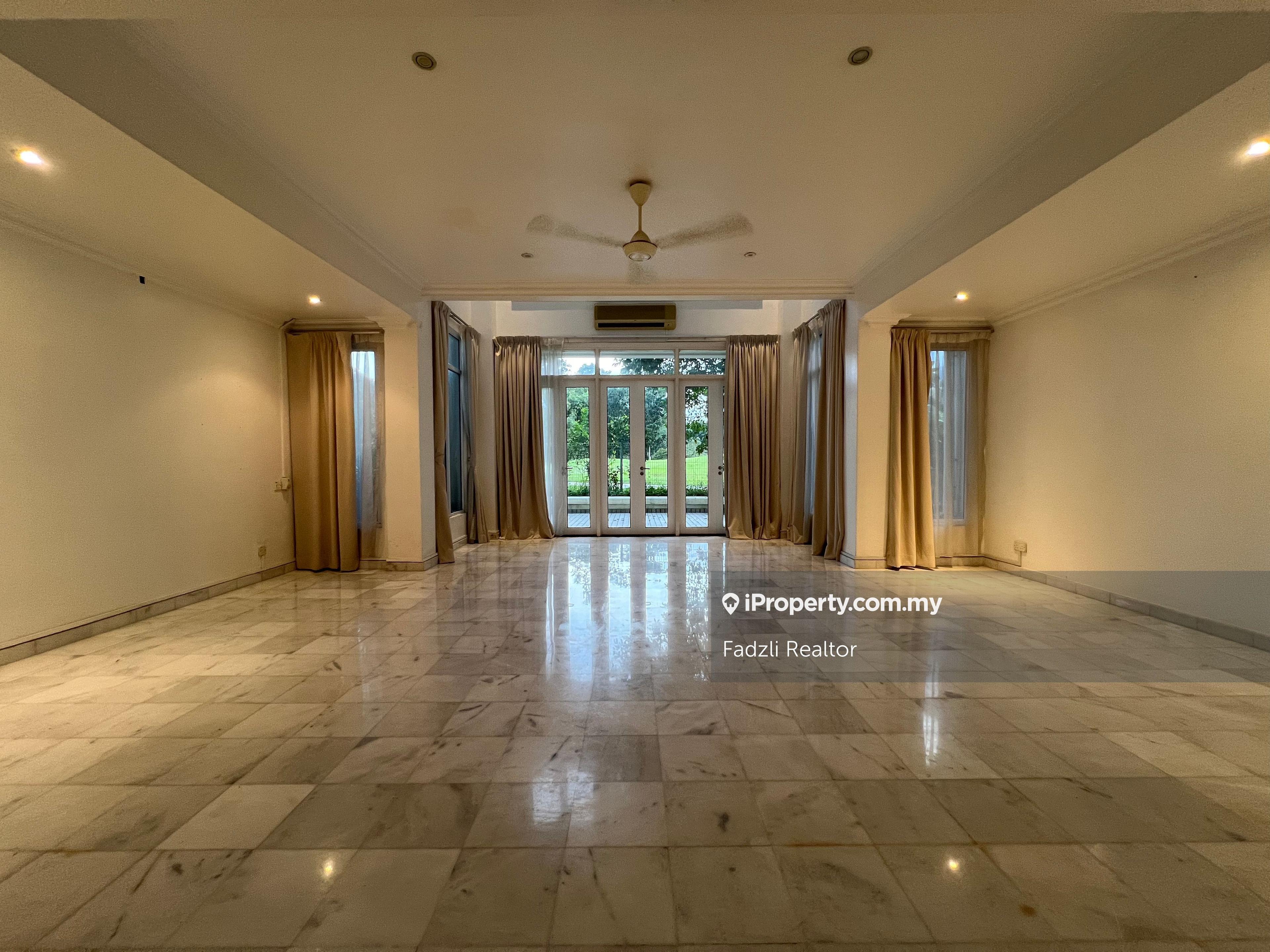 Townhouse with city and golf course view stone throw away from KL