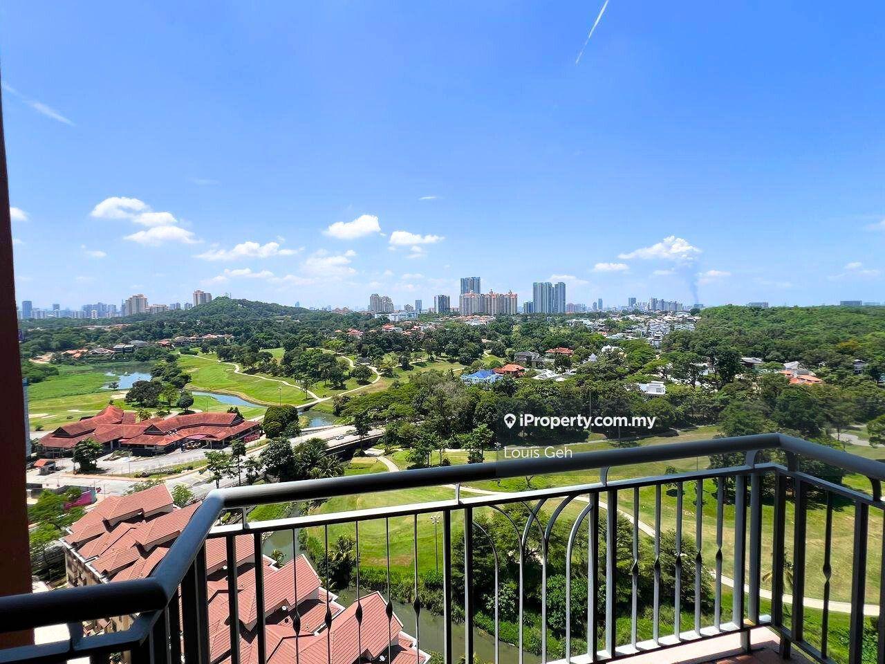 High Ceiling & Golf Course View
