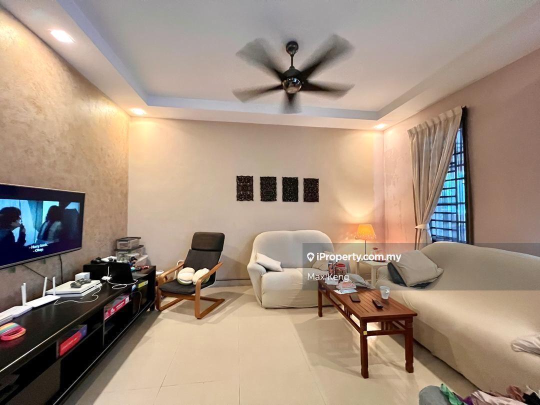 Bukit Tropika Double Storey Semi-D 42x90 Renovated Furnished G&G