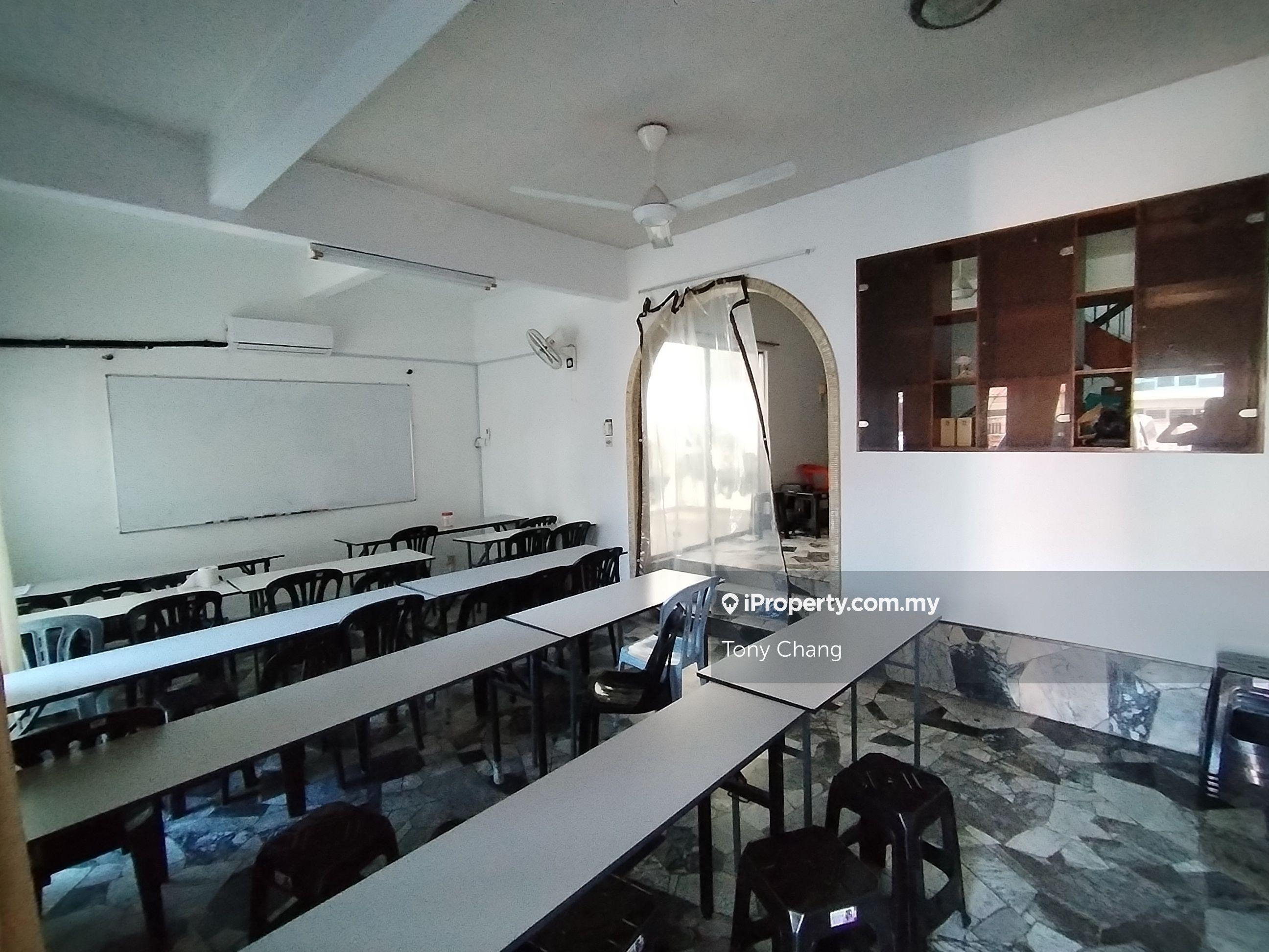 Walking Distance to MRT and Chong Hwa High School