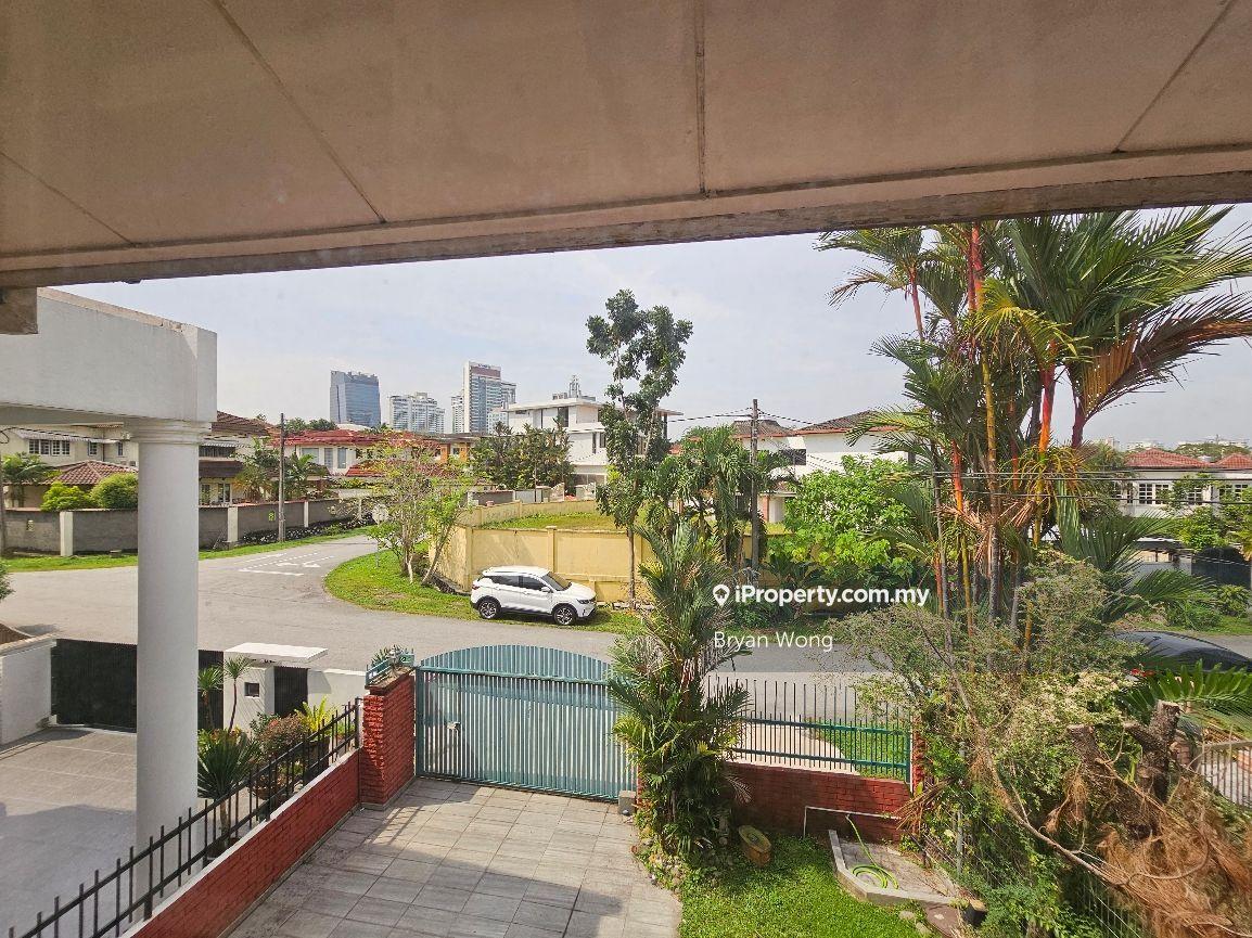 Facing Semids & Bungalows
