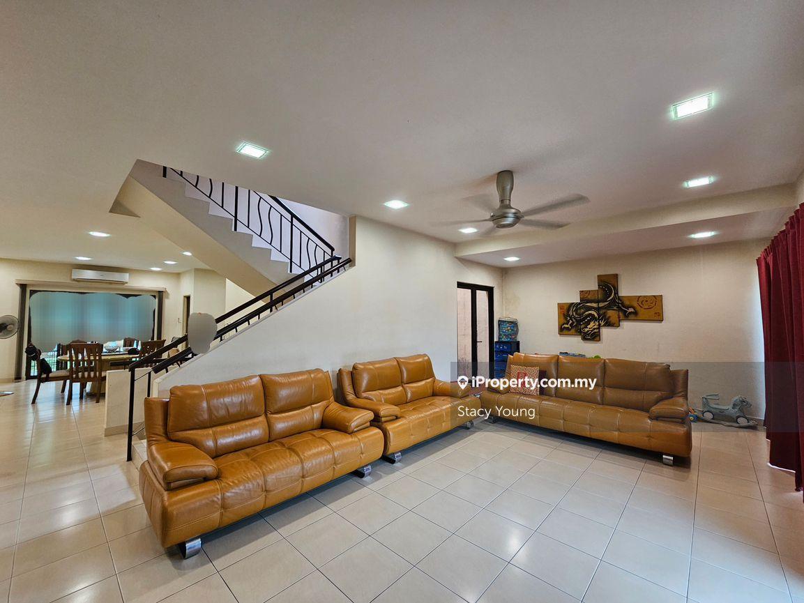 Super cheap freehold 3sty renovated superlink