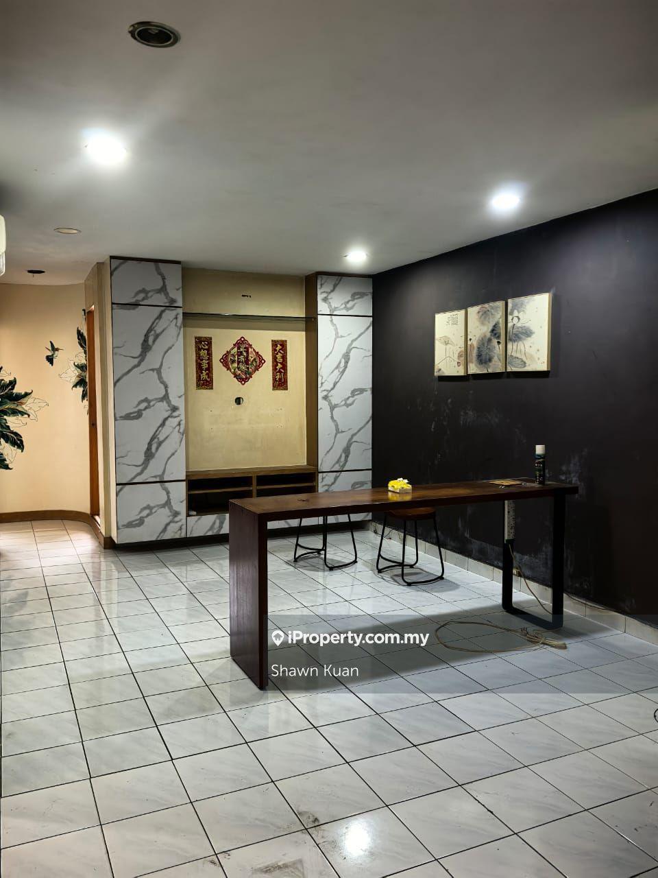 Lembah Maju 600 Apartment