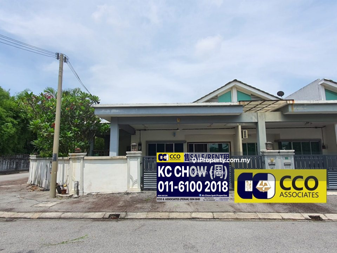 Taman Lapangan Kiara Single Storey Corner House