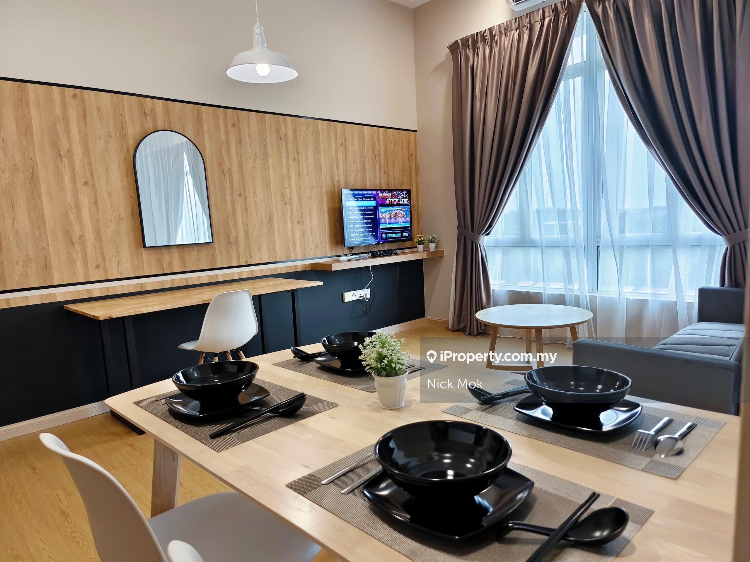 Center of Kuantan, Travelling distance 5-10mins to all amenities