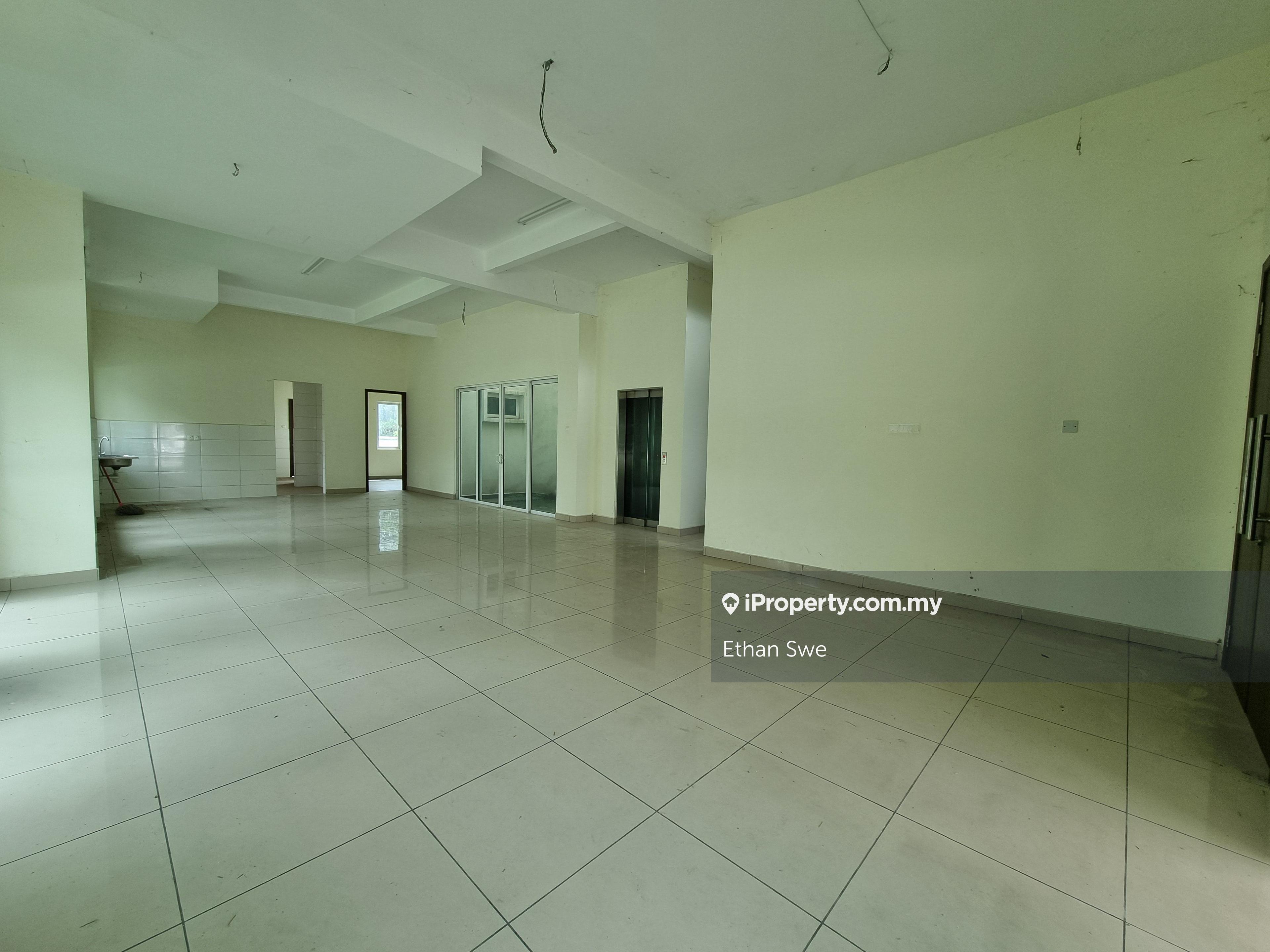 3 Storeys Semi-D with Private Lift, Big Garden, Corner Lot Brand New