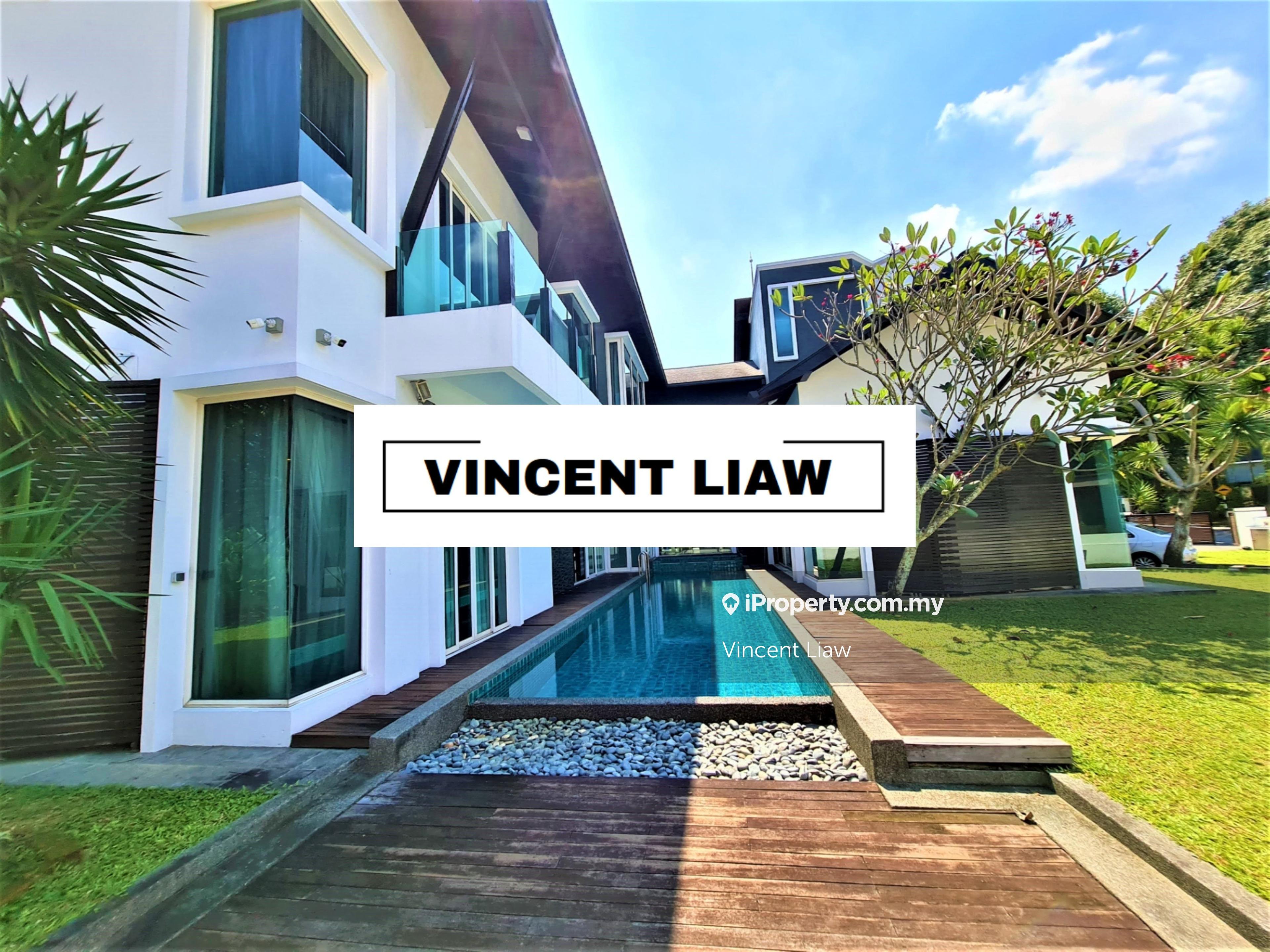 2 storey Bungalow with swimming pool