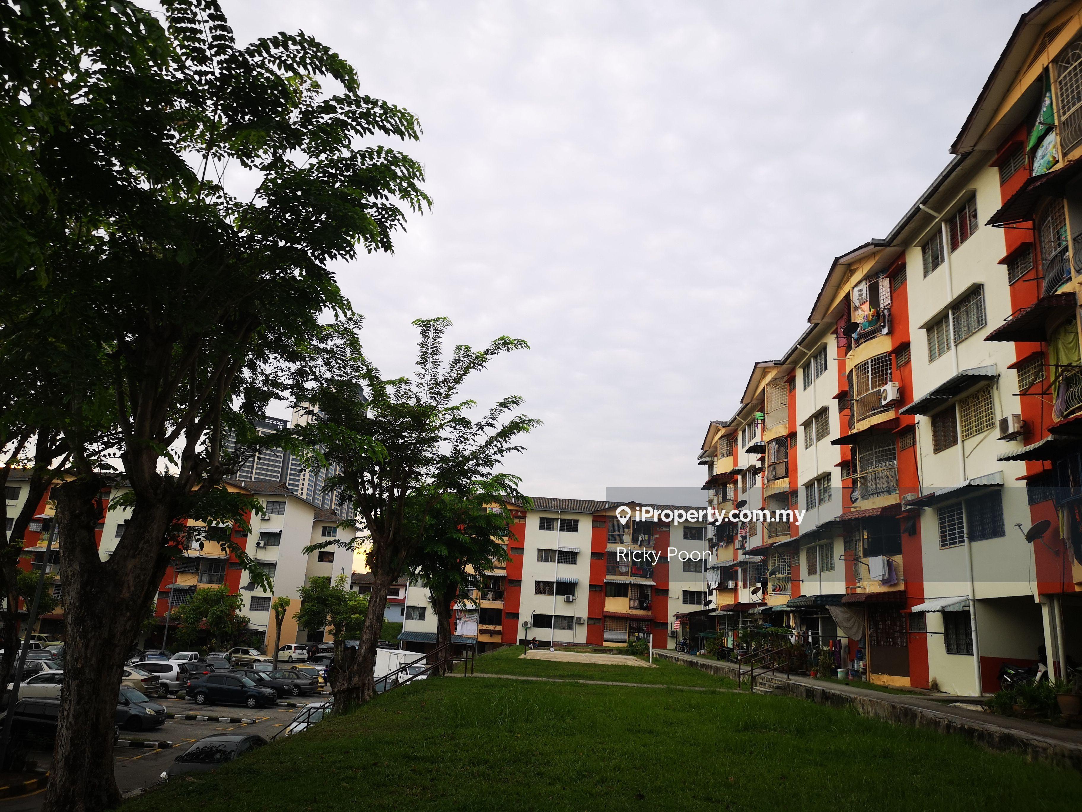 Taman Sri Endah Sri Petaling Apartment Flat