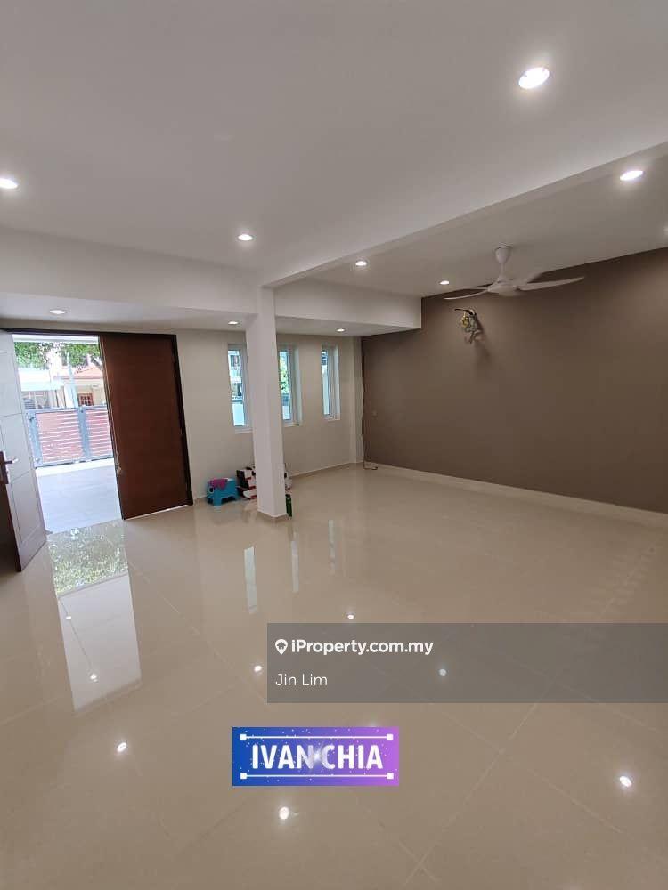 2 Storey Terrace, Concrete, Fully renovated