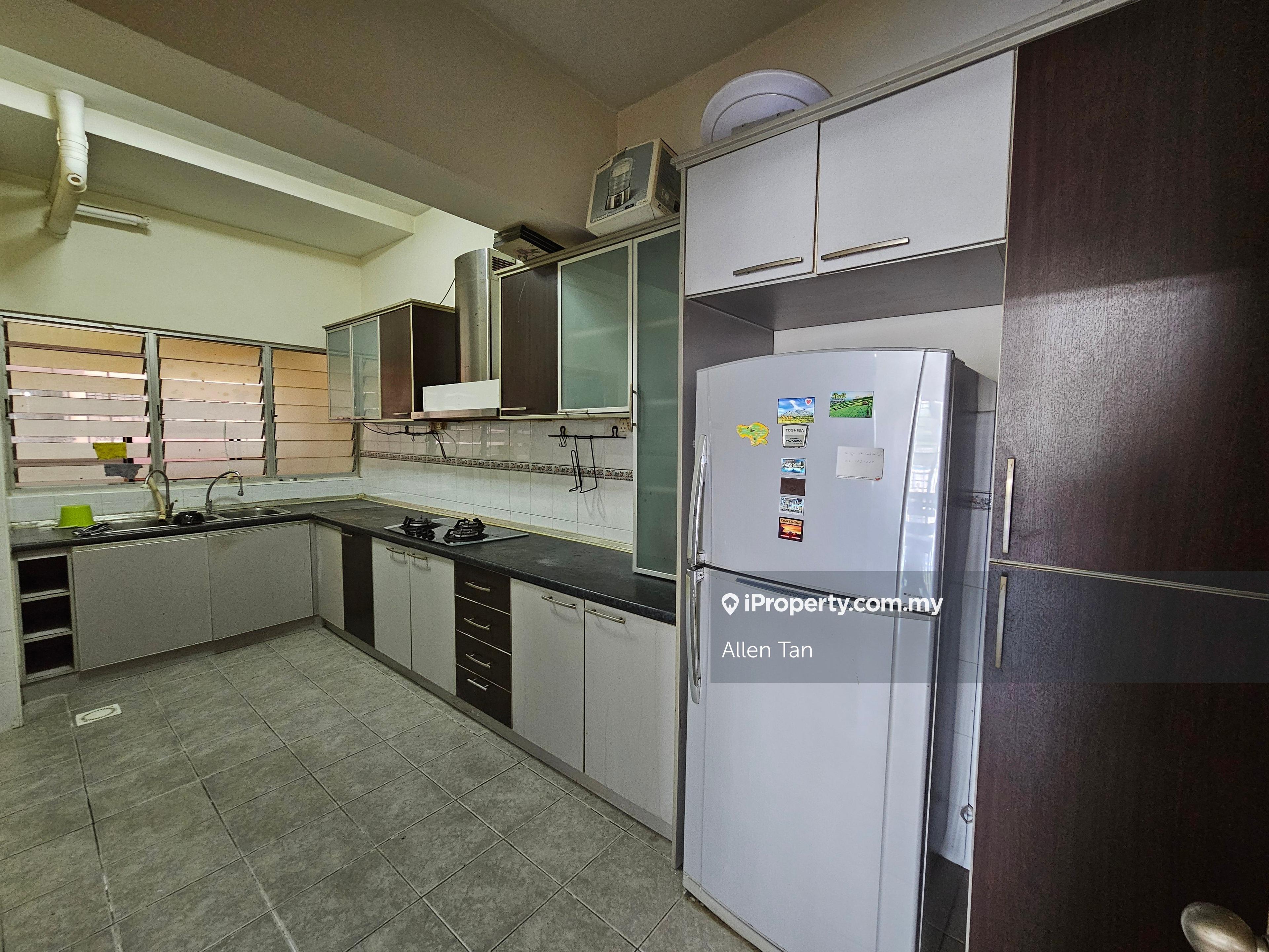Kelana Mahkota Condo, 1260sf, Partly, 1cp, Kelana Jaya, LRT, PJ