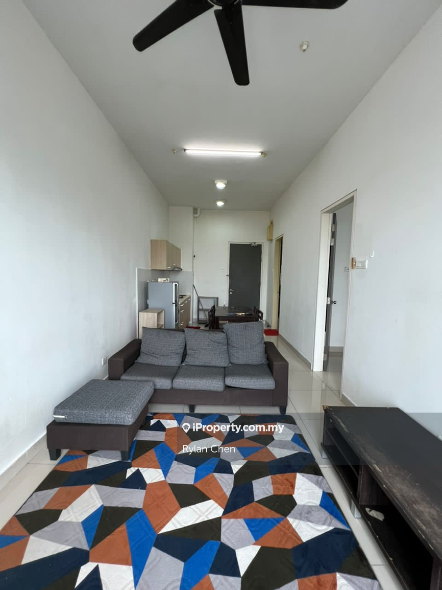 Dpulze 1 bedroom fully furnish with balcony on top of Mall, CBD, Putra