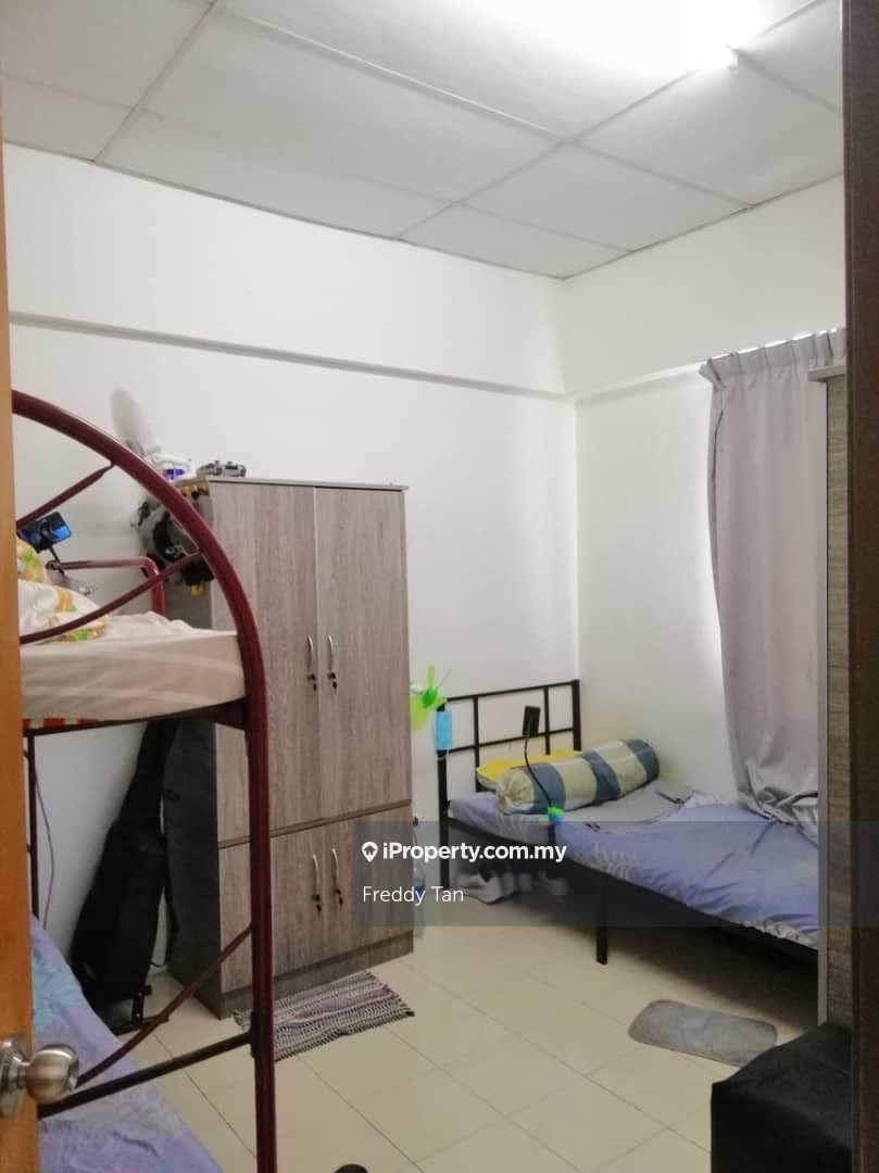 Sri aman block c un-furnished 1-car park 