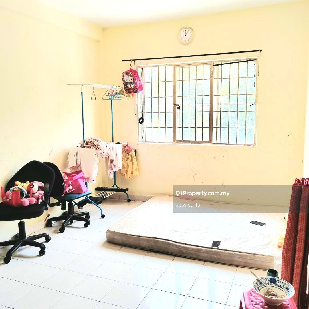 Great for investment or own stay! Walking distance to MRT station