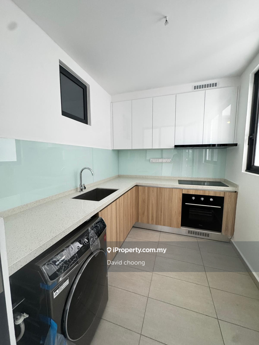 Nice city view. Very spacious unit with 3 carparks. Many units on hand