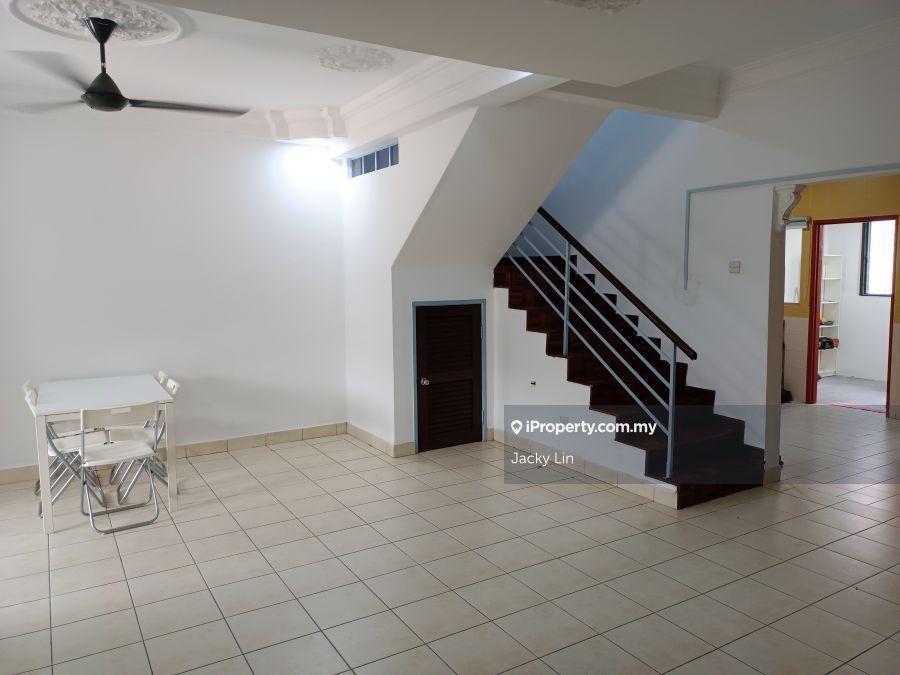 Non Bumi 2 Storey Link House For Sale In Subang Bestari, Shah Alam.