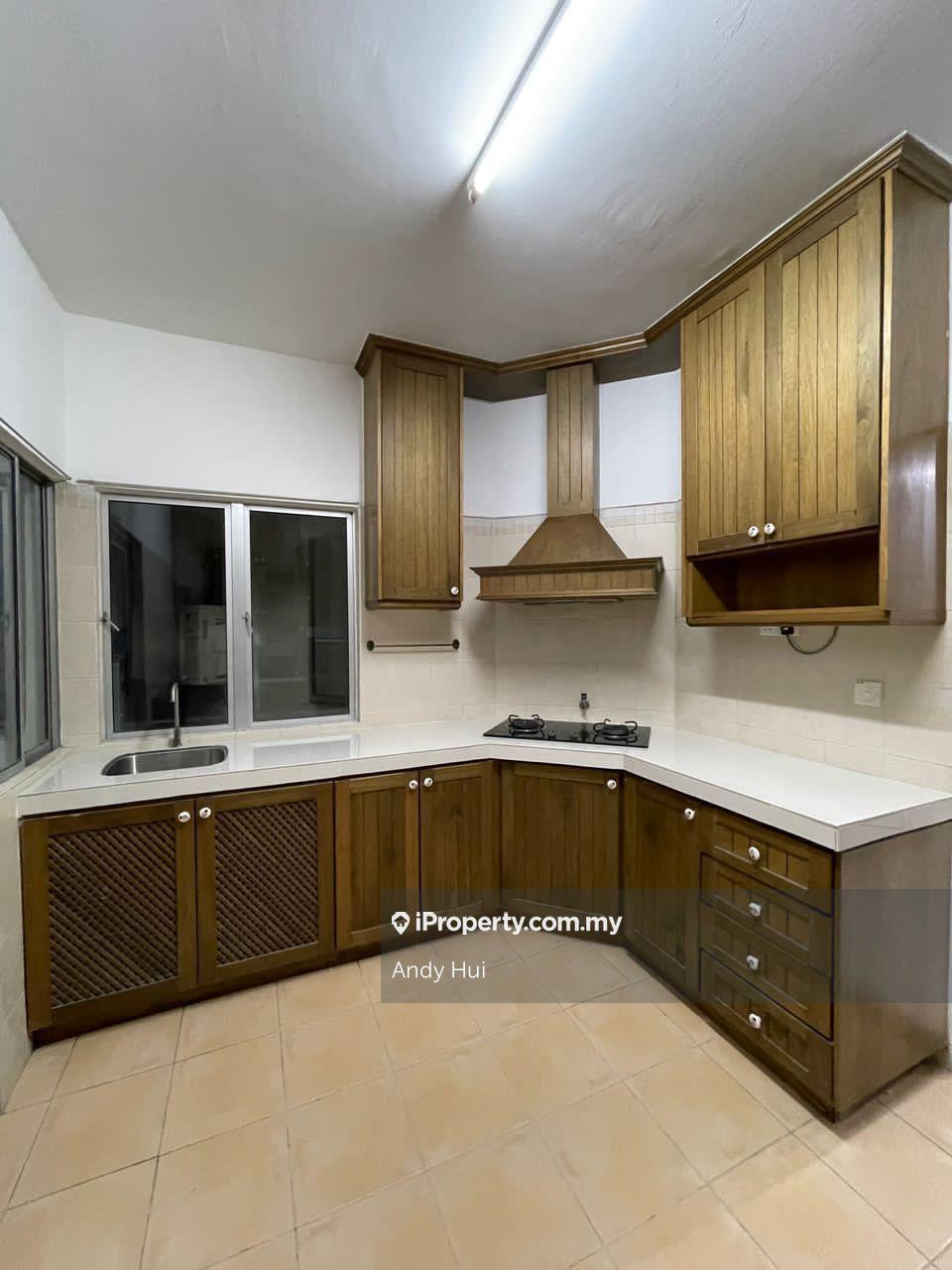 Desa Putra Condo 4 Bedroom Fully Furnished Beside Lrt Sri Rampai