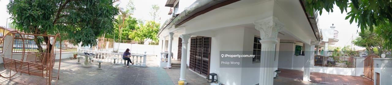 Taman Serdang Raya, S. Kembangan, Double Storey Conner house for Sale
