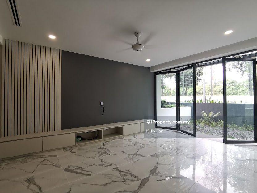 East Residence Townhouse