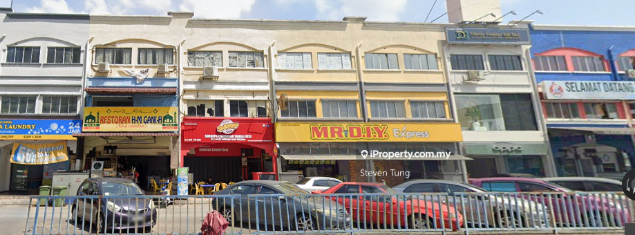Prime location. surrounds by amenities. next to sungai besi expressway