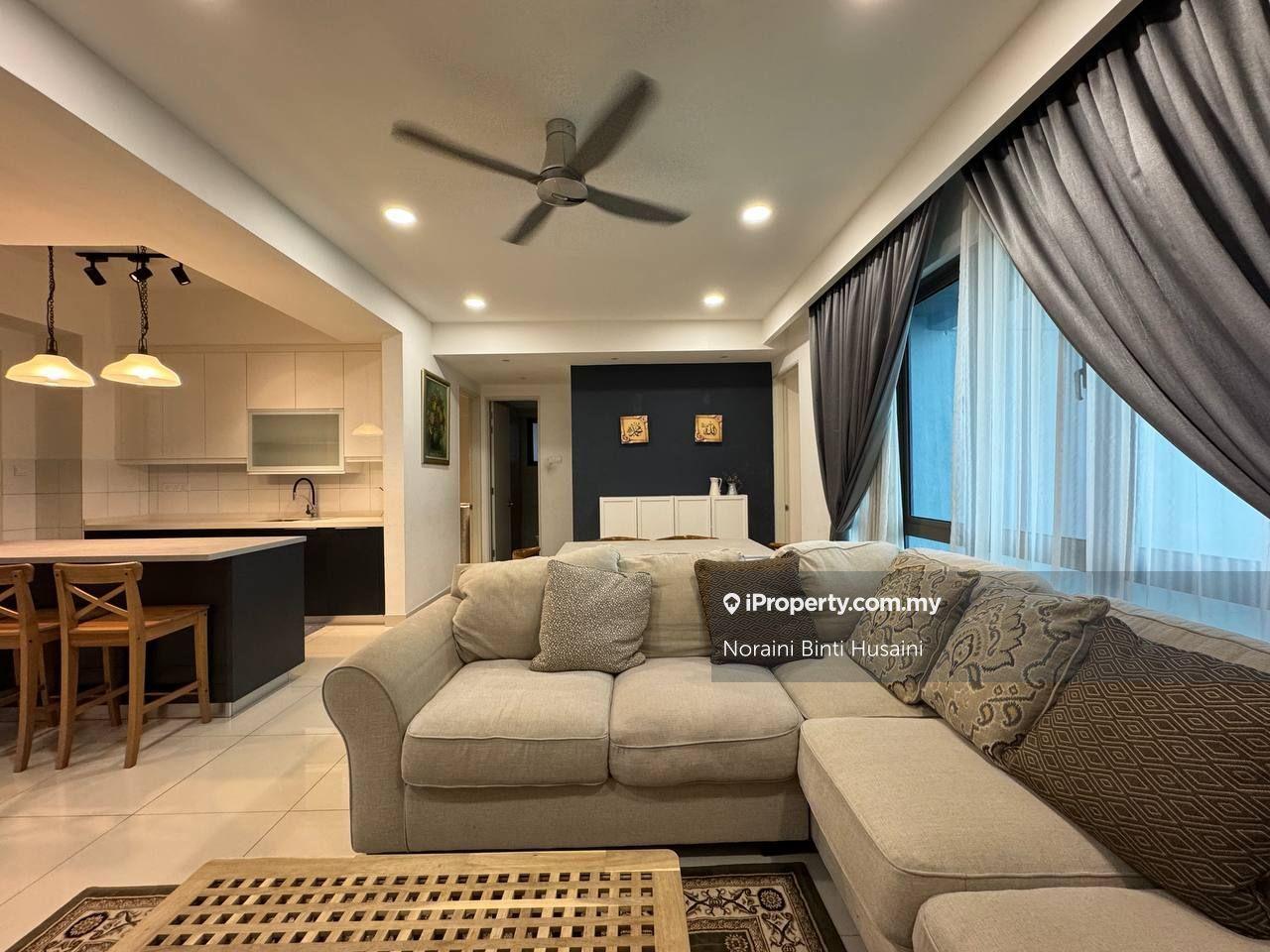 Spacious Condominium Lake Point Cyberjaya Selangor