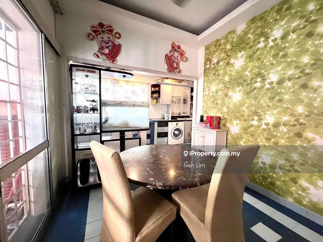 Double Storey House Endlot at Happy Garden 