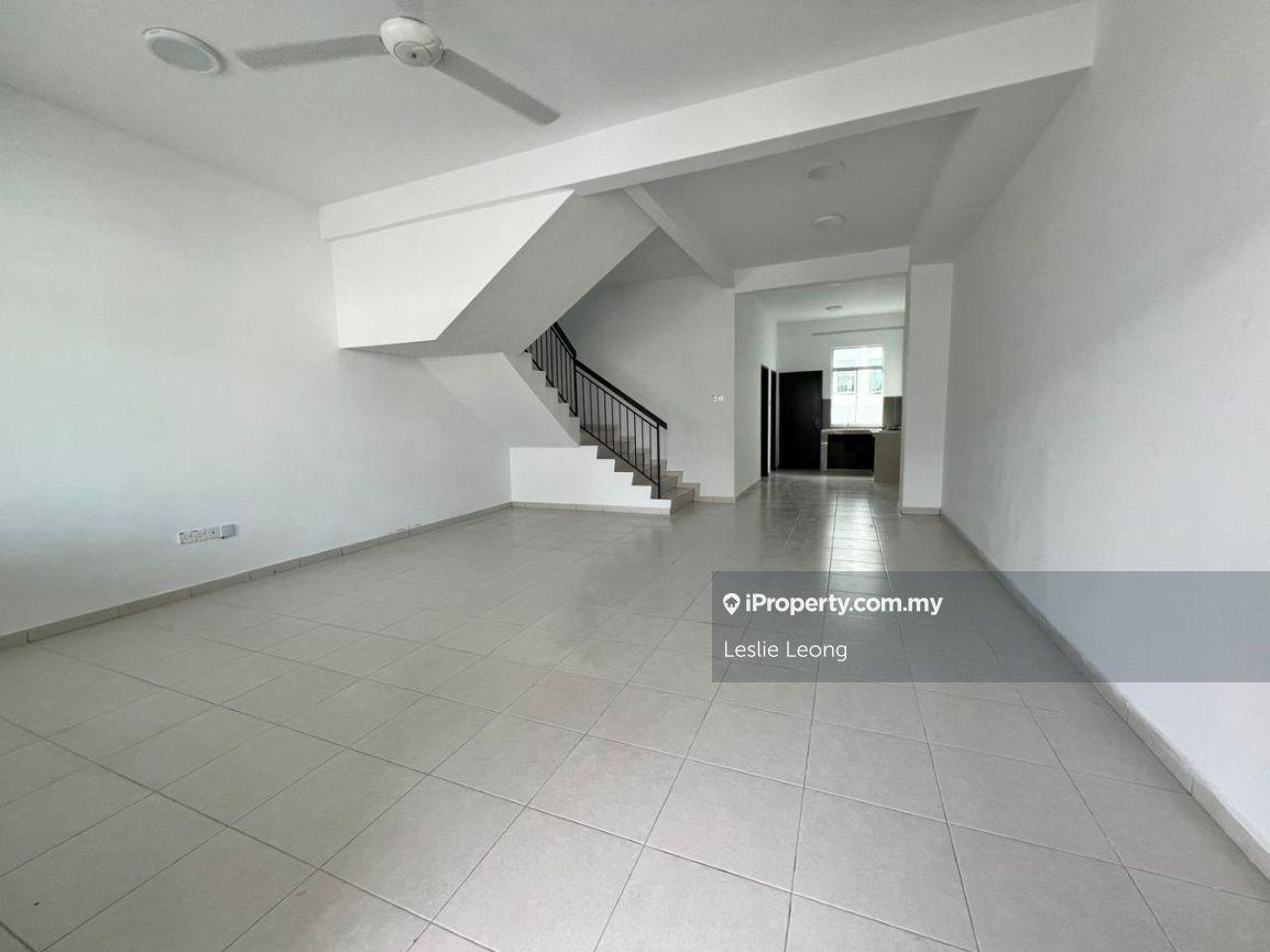 Partly Furnished Taman Scientex Rawang Fasa 2 For Rent