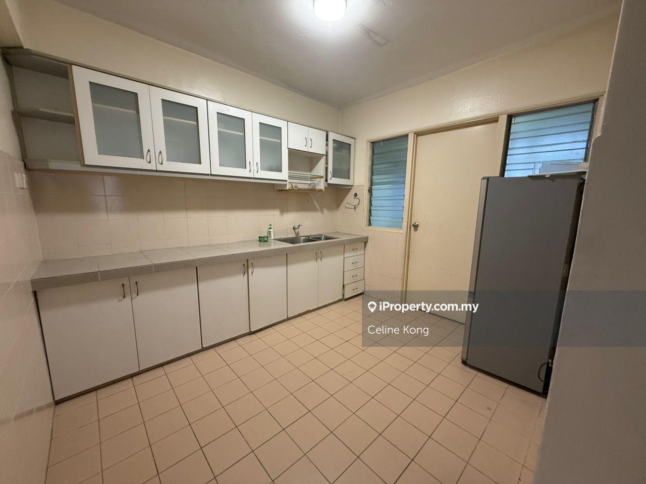 Corner units, ready to move in, kitchen renovation 