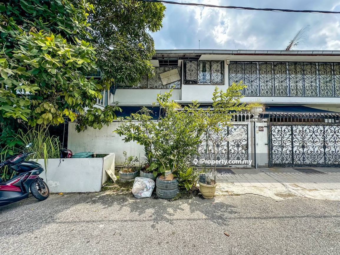 Facing Open 2.5 Storey Terrace, Taman Pinggiran Ukay, Ampang