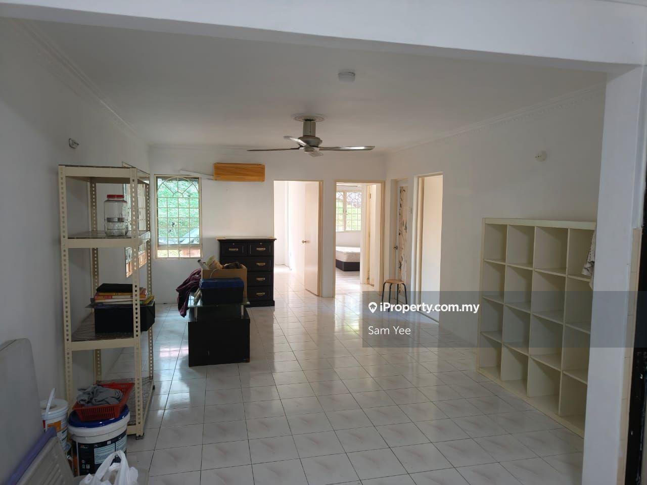 Saujana Apartment @ Damansara Damai