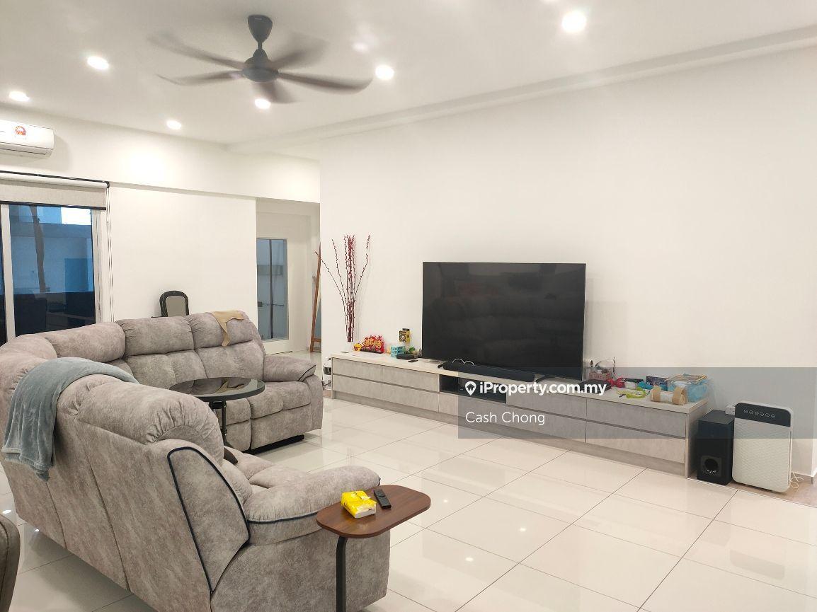 3 Storey Duplex Unit for Sale