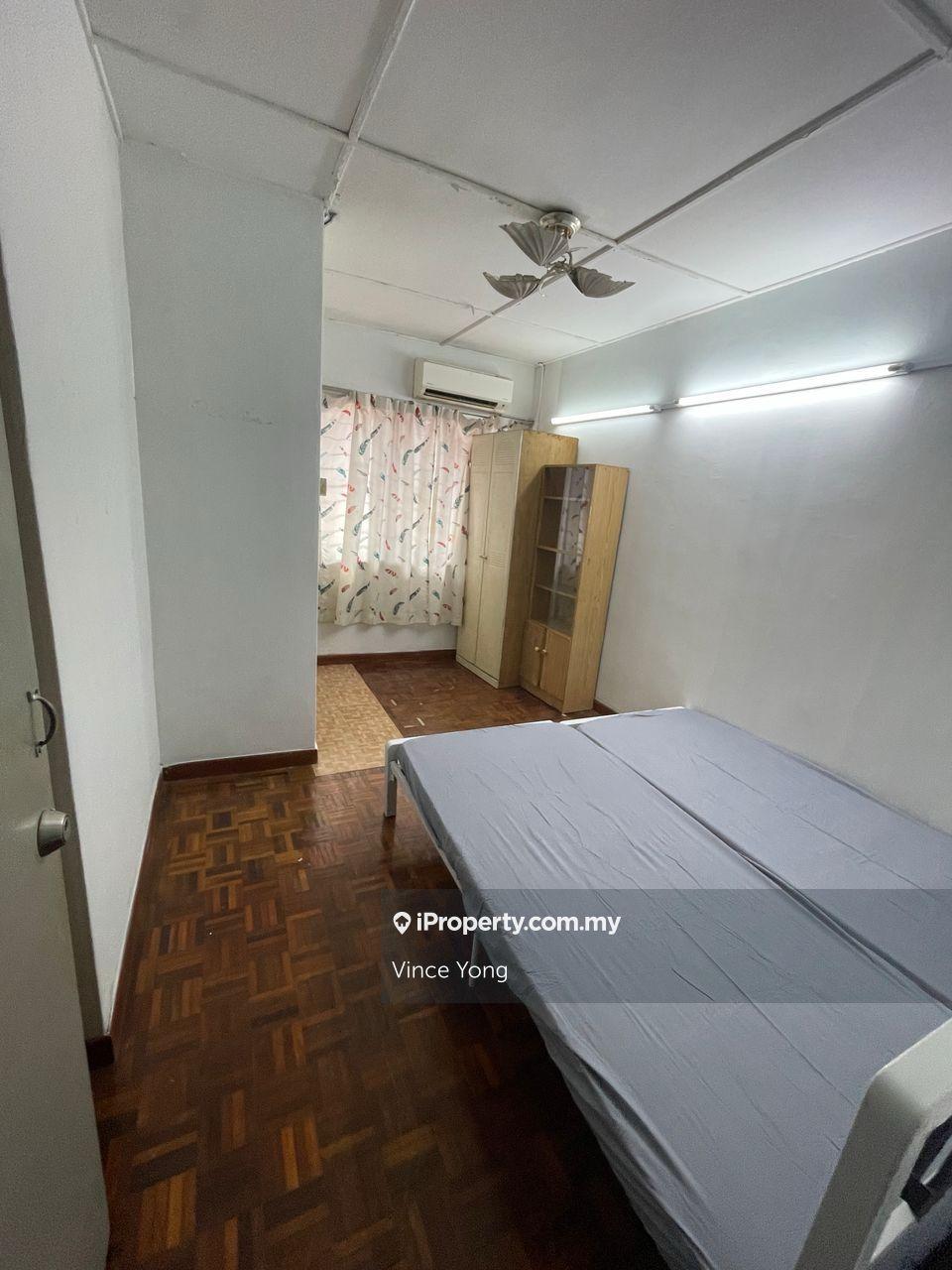 Ramadan Offer Furnished Room For Rent with Air-Cond at Taman SEA PJ